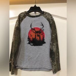 Long sleeve deer t-shirt
